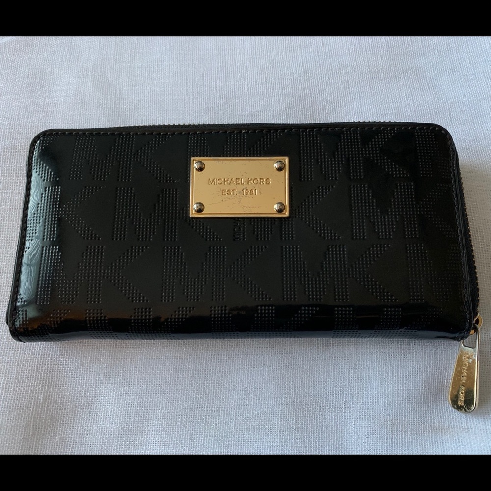 Michael Kors Logo Wallet